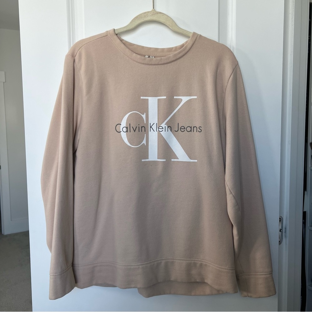 Calvin Klein Sweater - Size Medium